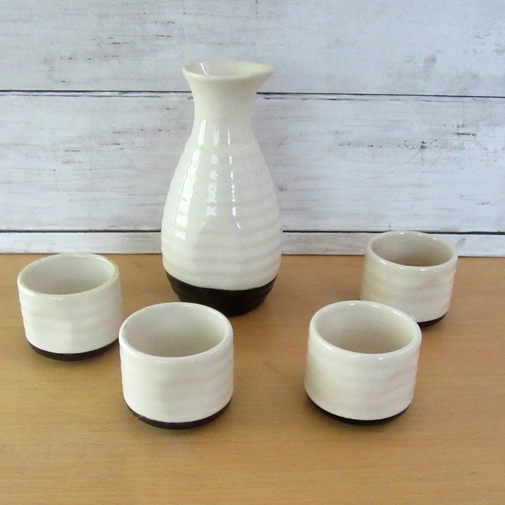 Stoneware Sake set in wood 'bento' box - unused